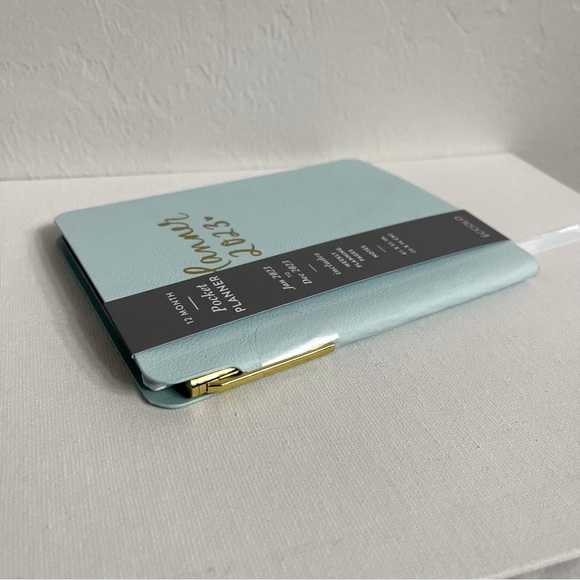*NEW* Light Blue POCKET PLANNER w/ GOLD PEN (2023) - Dayna Lee Collection - Picture 3 of 4